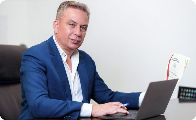 Специалист Rush In Documentation оформляет апостиль